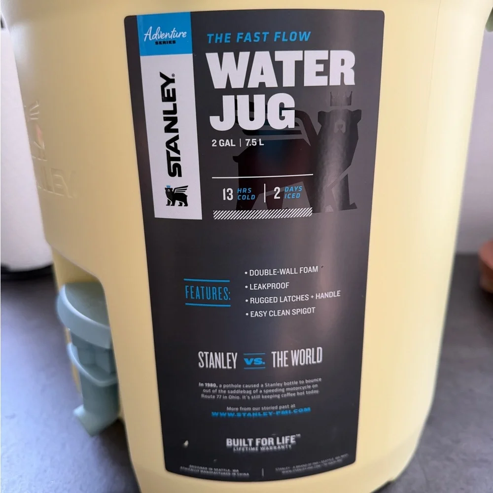Stanley Adventure Yellow Water Jug - Picture 2 of 2